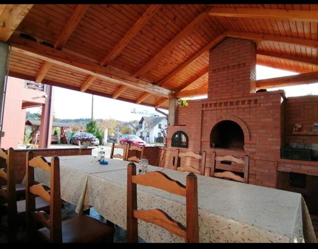 Enigma Bucovinei Hotel Vicovu de Jos Exterior foto