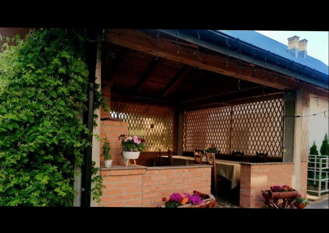 Enigma Bucovinei Hotel Vicovu de Jos Exterior foto