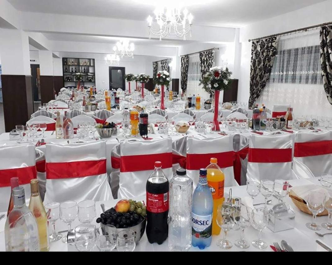 Enigma Bucovinei Hotel Vicovu de Jos Exterior foto